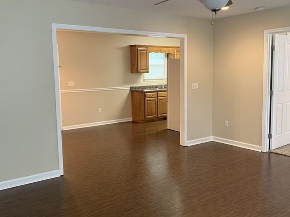 4th image of 114 Brook Hollow Cir