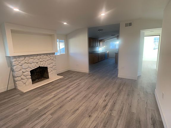 3rd image of 10554 Hillhaven Ave