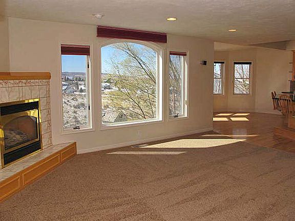 4th image of 4930 E Loma Cir