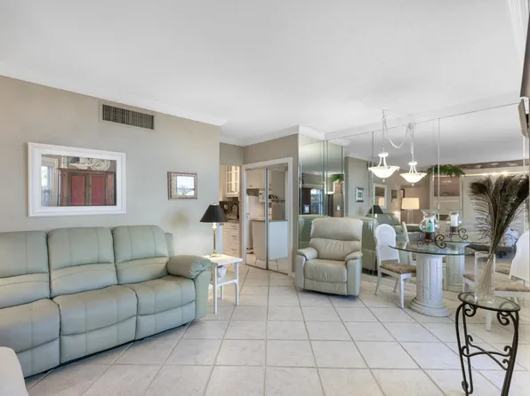 240 Seaview Ct APT 105, Marco Island, FL 34145