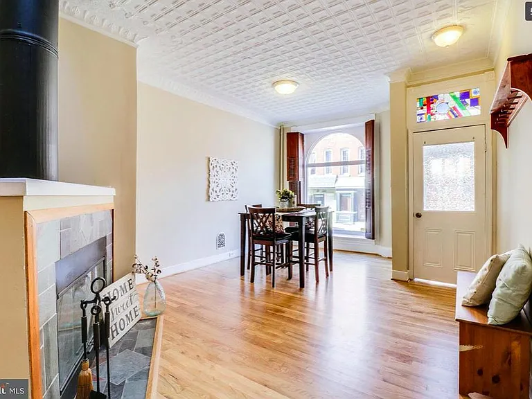 1309 Light St — Photo 6