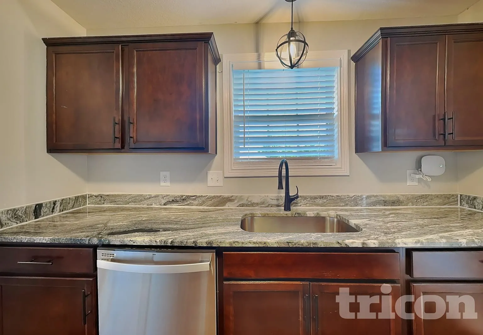 2945 Lancelot Lane Clarksville TN — Photo 4