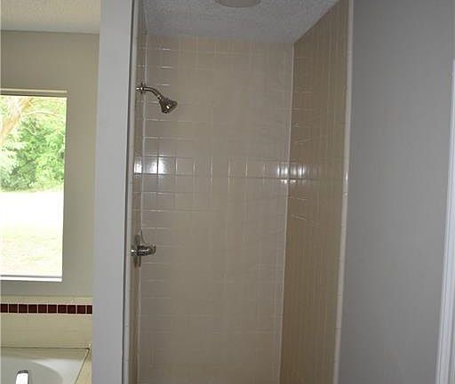 5th image of 10889 Bellingrath Rd