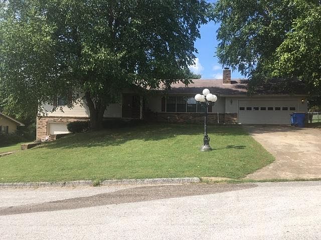 2nd image of 803 Robin St