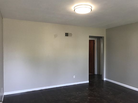 2nd image of 550 Saint Christina Ln