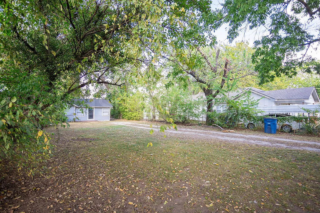 1 bed, 1.0 bath, 560 sqft, $950 — Photo 3