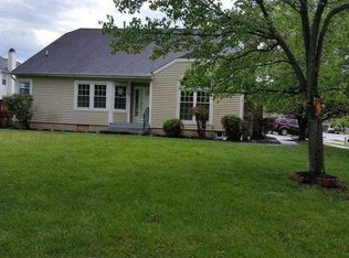 14 Woodstock Ln, Burlington, NJ 08016