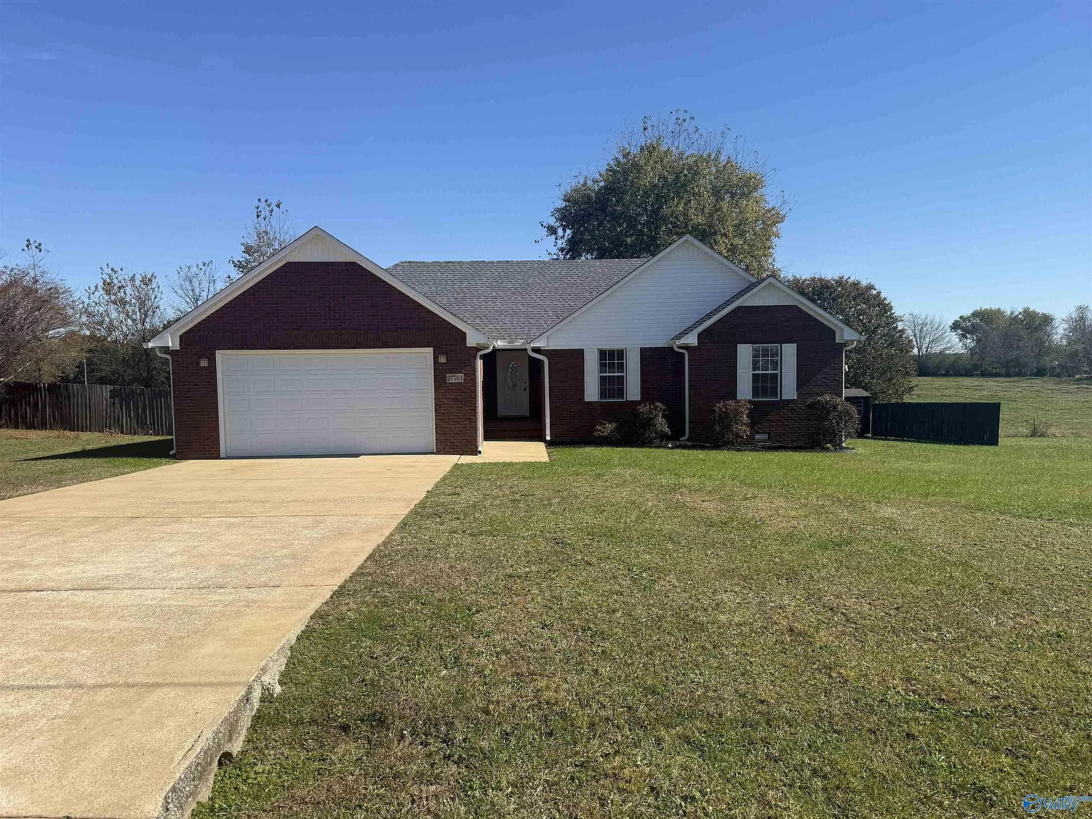 3 bed, 2.0 bath, 1412 sqft, $1,495 — Photo 1