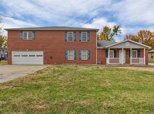 105 S Hickory St, Okawville, IL 62271