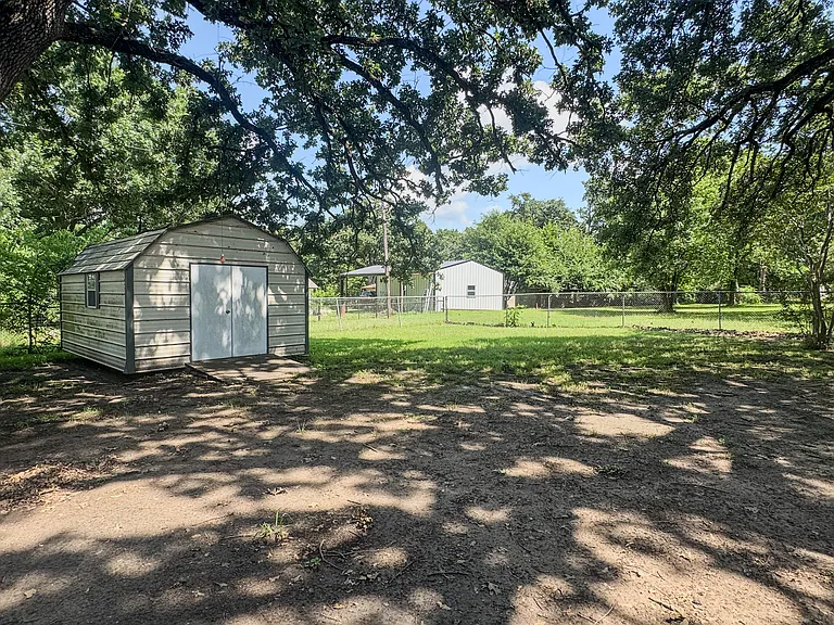 743 Oak Leaf Trl — Photo 19