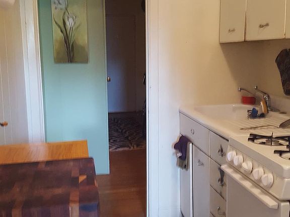 5th image of 409 Cameron St #9