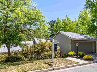 25 Broadmoor St, Moraga, CA 94556