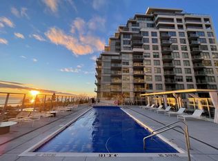 15165 Thrift Ave #401, White Rock, BC V4B2J4