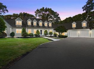 16 Hillside Rd, Cumberland, RI 02864