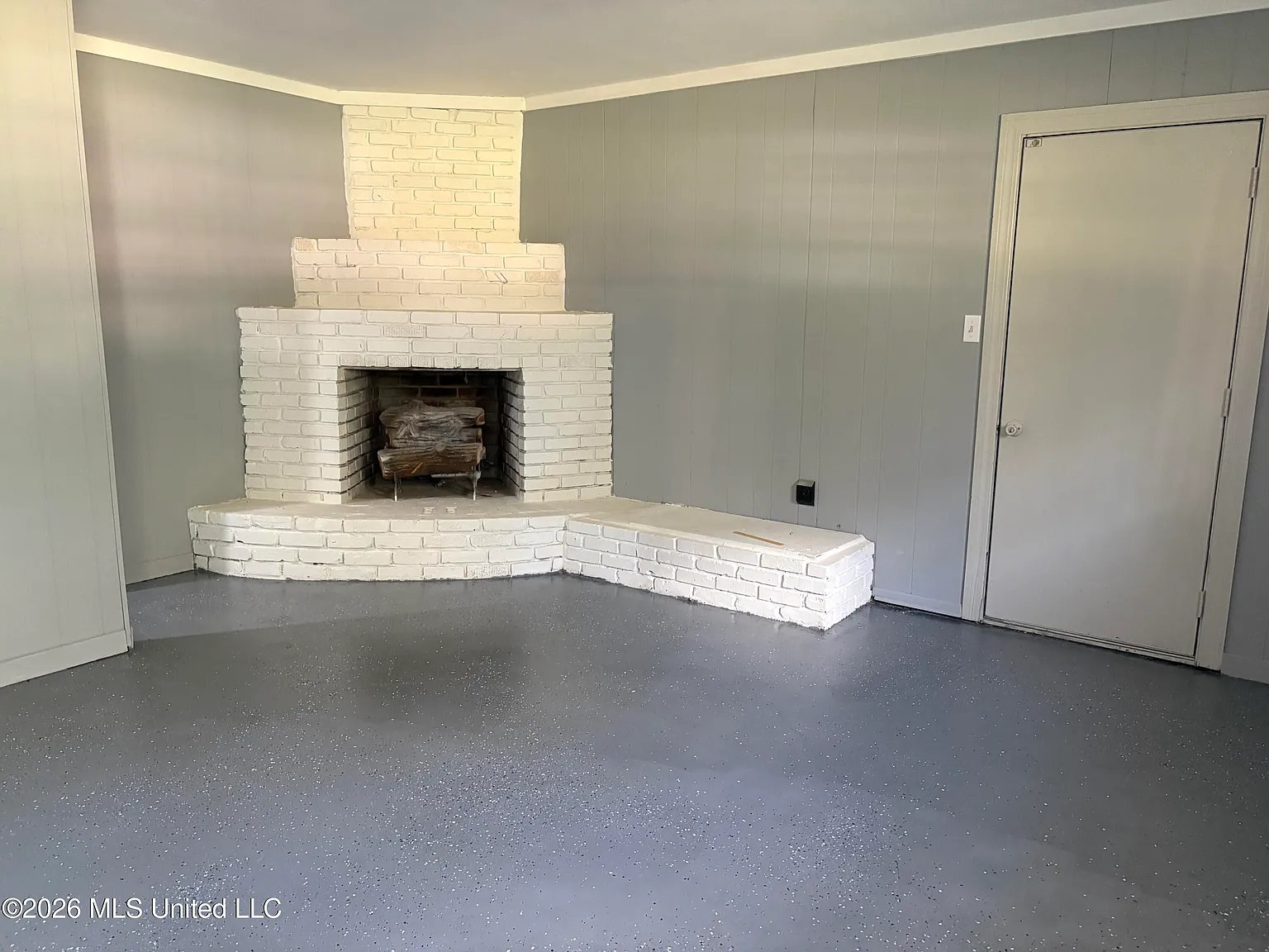 4 bed, 2.0 bath, 1948 sqft, $1,600 — Photo 3