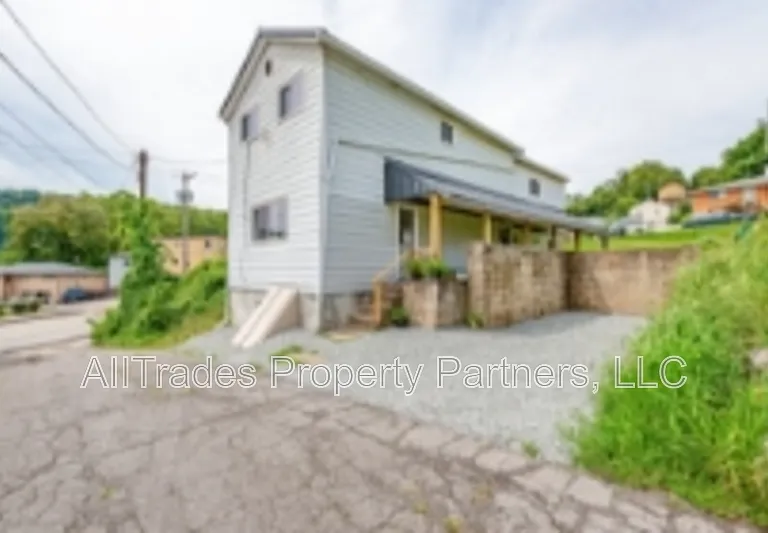 408 Chestnut St — Photo 1