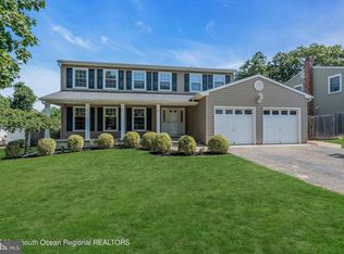 19 Poplar St, Howell, NJ 07731