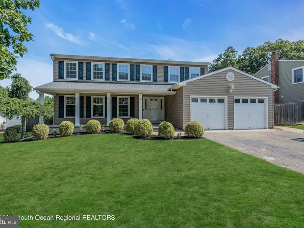 19 Poplar St, Howell, NJ 07731