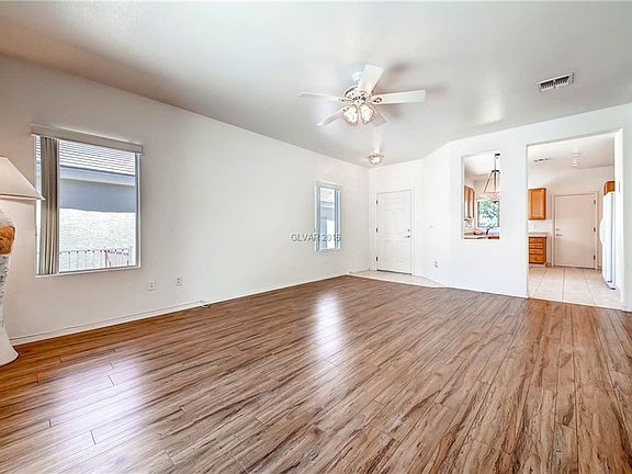 5th image of 2109 Desert Woods Dr