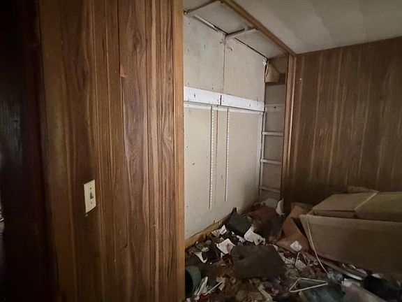 4th image of 13 Dudley St