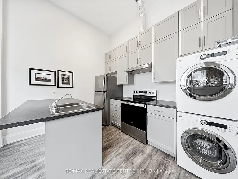 11 Queen St #301 — Photo 13