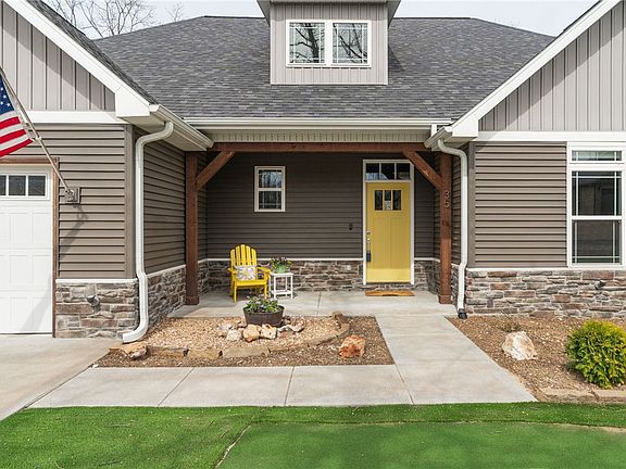 3rd image of 35 Skye Dr