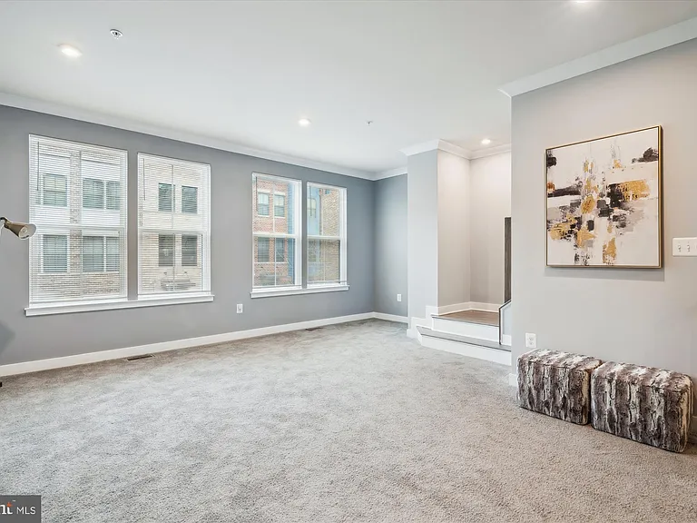 2824 Lewis Ave — Photo 12
