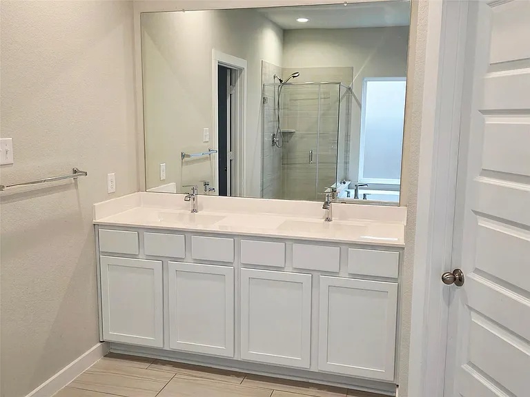 13022 Mid Stocket Dr — Photo 4