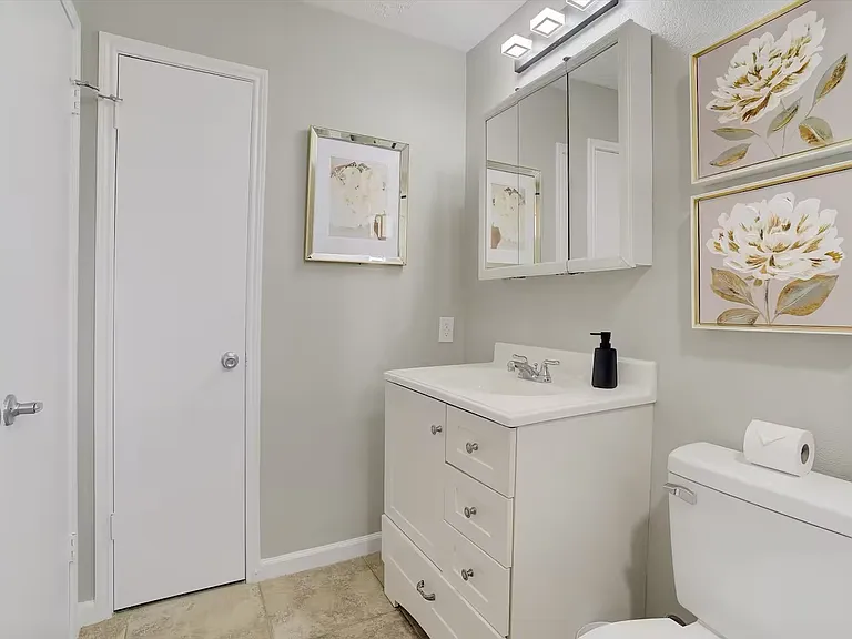 23919 Hunter Spring Cir — Photo 22