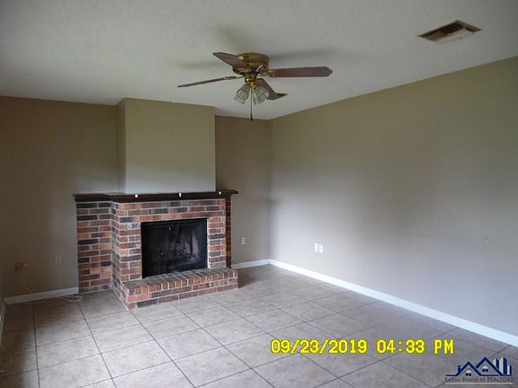 3rd image of 106 Mary Beth Ave