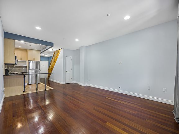 2nd image of 2408 Ocean Ave #9A