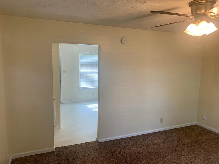 630 Stateline Rd — Photo 27