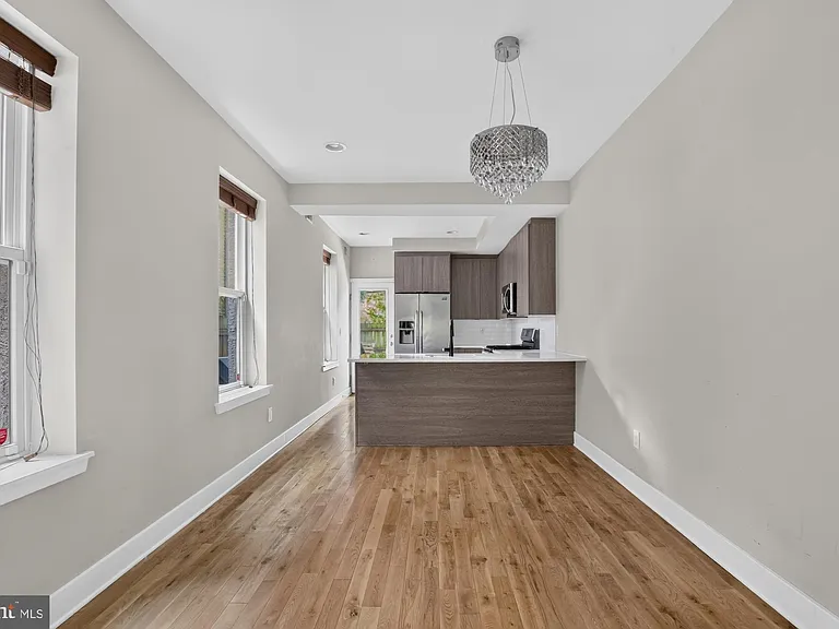 2336 W Thompson St — Photo 5