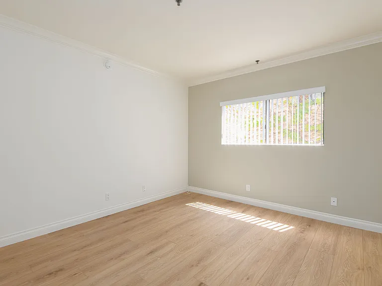7120 Ramsgate Ave #106 — Photo 16