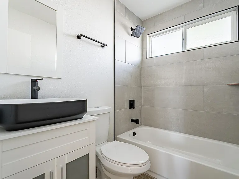 37 E El Parque Dr #A — Photo 14
