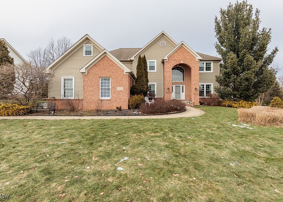 1st image of 4770 Valleybrook Dr