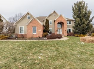 4770 Valleybrook Dr, Brecksville, OH 44141