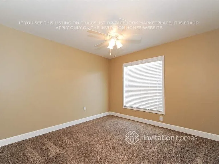 4526 Windsor Ct E — Photo 12