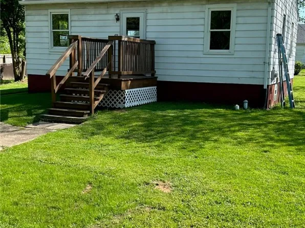 69 Cherry St, Clarksville, PA 15322