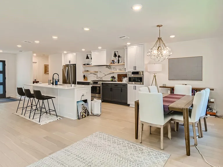 6215 Club Ter — Photo 12