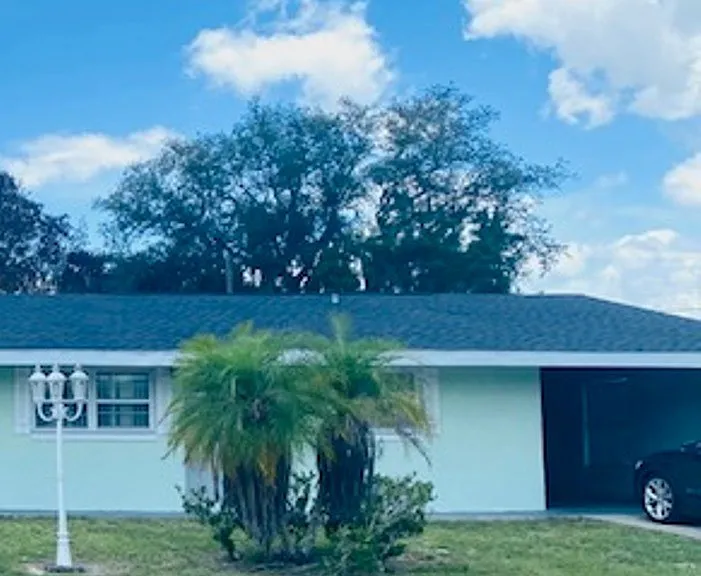 1421 Penny Ave — Photo 1