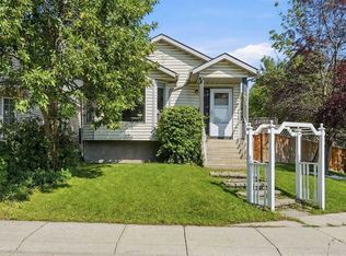271 S Erin Meadow Close SE, Calgary, AB T2B 3E4