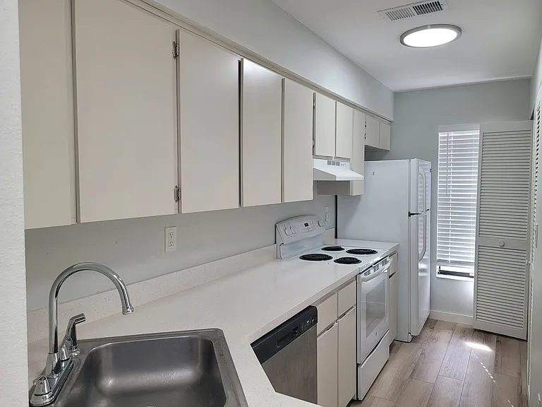 7114 Barclay Ave #C — Photo 5