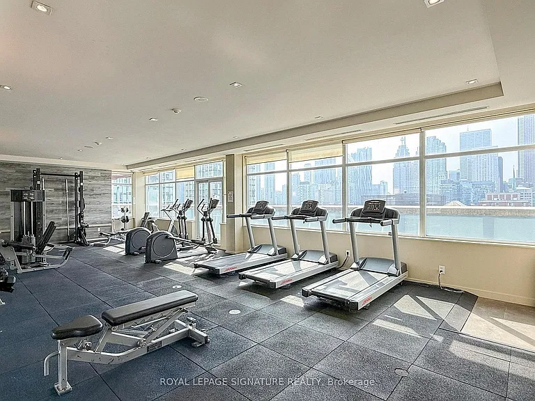 230 King St E #321 — Photo 10