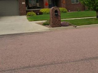 2021 Grant Dr NW, Watertown, SD 57201