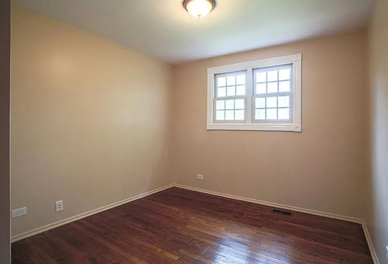 1114 Durham Dr — Photo 12