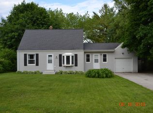 1240 Apple Tree Ln, Brookfield, WI 53005