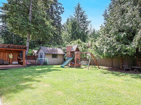 4th image of 8045 Harmony Cres