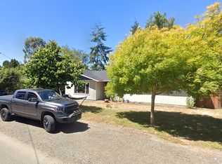 1165 Division Ave NE, Bandon, OR 97411