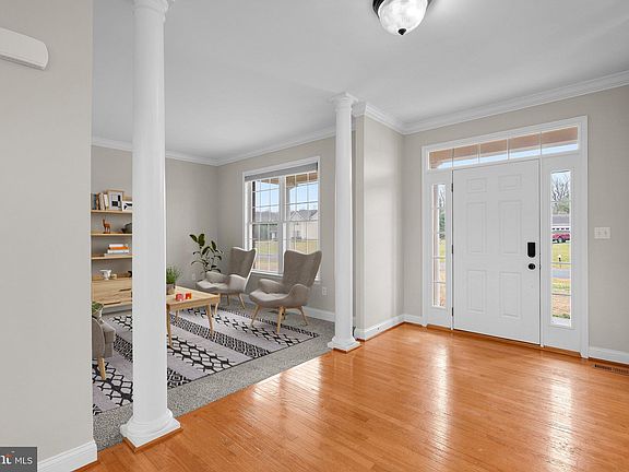 4th image of 204 Bishops Grant Dr
